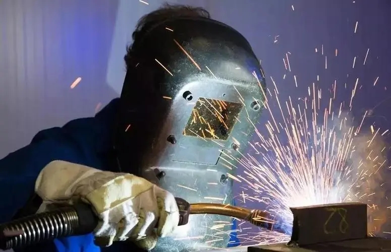 焊工培訓(xùn)中心二保焊取證班去哪?實(shí)操班不限耗材報(bào)名處